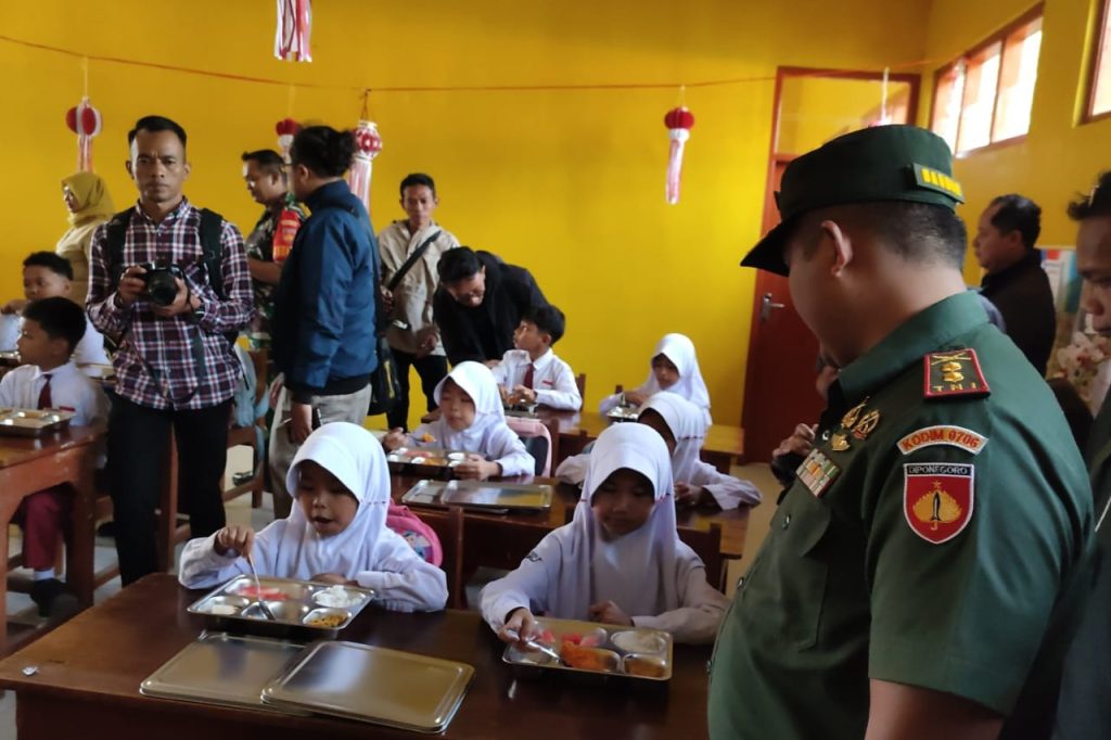 Kodim 0706 Temanggung Mulai Uji Coba Program Makan Bergizi Gratis di Sekolah