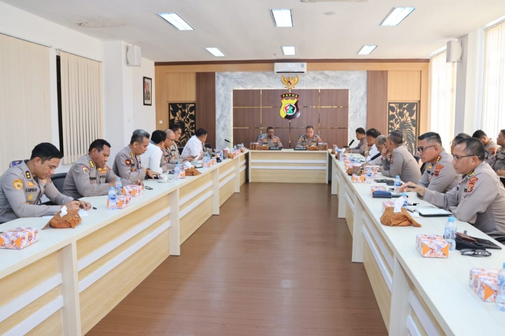 Kapolda Papua Bahas Strategi Pemekaran Polda Papua Tengah