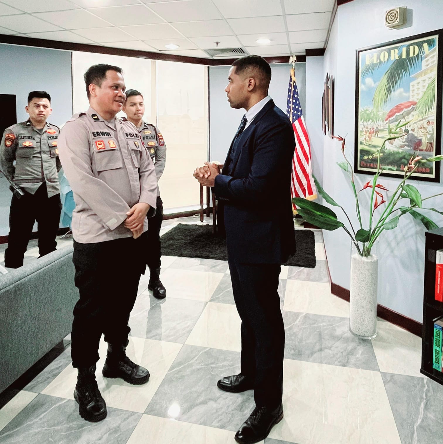Patroli Presisi Sat Samapta Polrestabes Medan Sambangi Konsulat Amerika Serikat