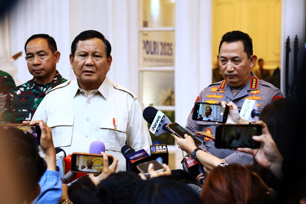 Presiden Prabowo Dorong Sinergitas TNI-Polri dalam Rapim 2025
