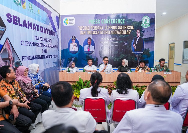 RSUD Undata Palu Berhasil Lakukan Operasi Clipping Aneurysma Perdana