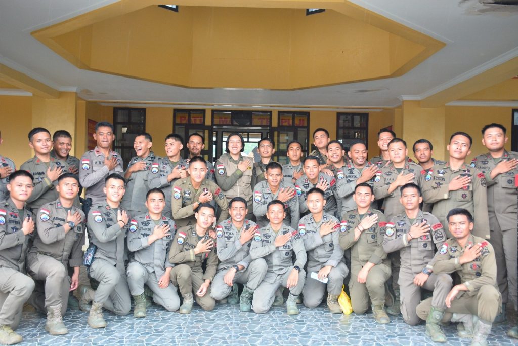 Personel Ops Damai Cartenz-2025 Perkuat Mental dan Kekompakan Lewat Tantangan Unik