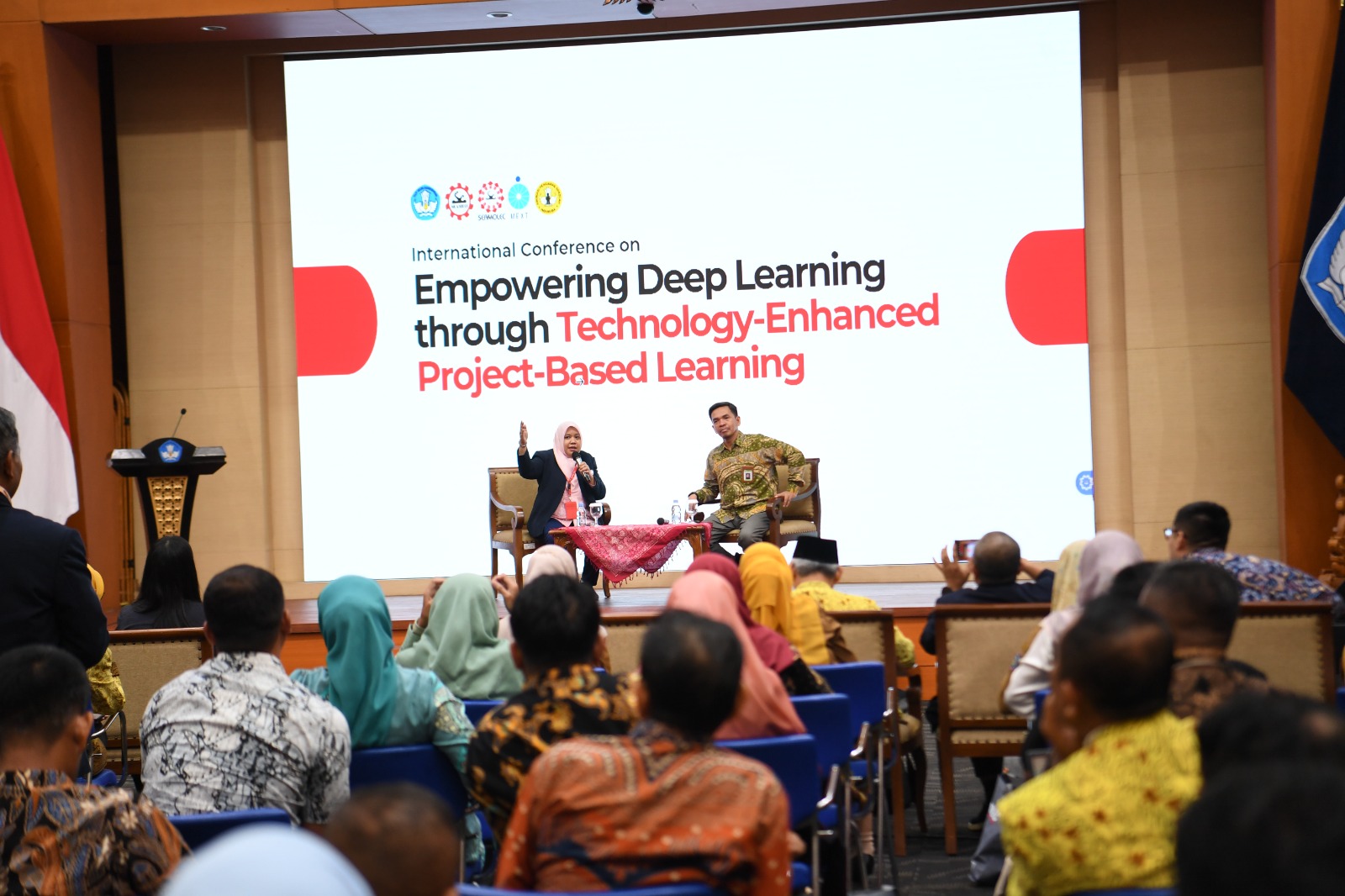 Transformasi Pendidikan Melalui Deep Learning: Sorotan Konferensi SEAMEO SEAMOLEC