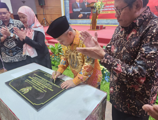 Mendikdasmen Resmikan Pusat Sumber Belajar Berbasis Teknologi, Soroti Peran Guru