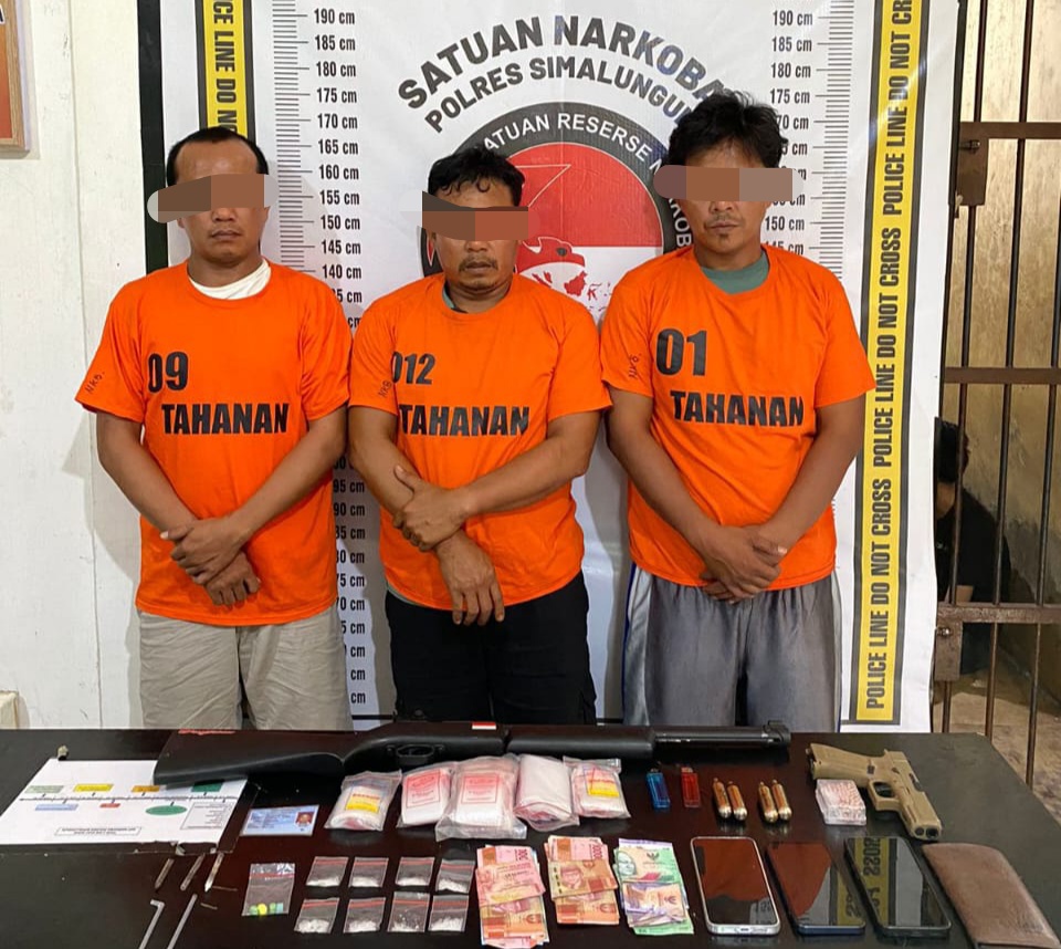 Tiga Pengedar Narkoba Ditangkap di Simalungun, Polisi Amankan Sabu, Ekstasi, dan Senjata Ilegal