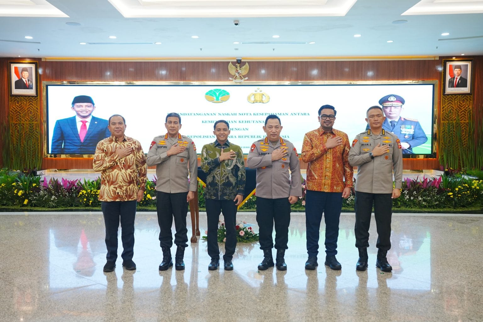 Polri dan Kementerian Kehutanan Perpanjang MoU untuk Lindungi Hutan Indonesia