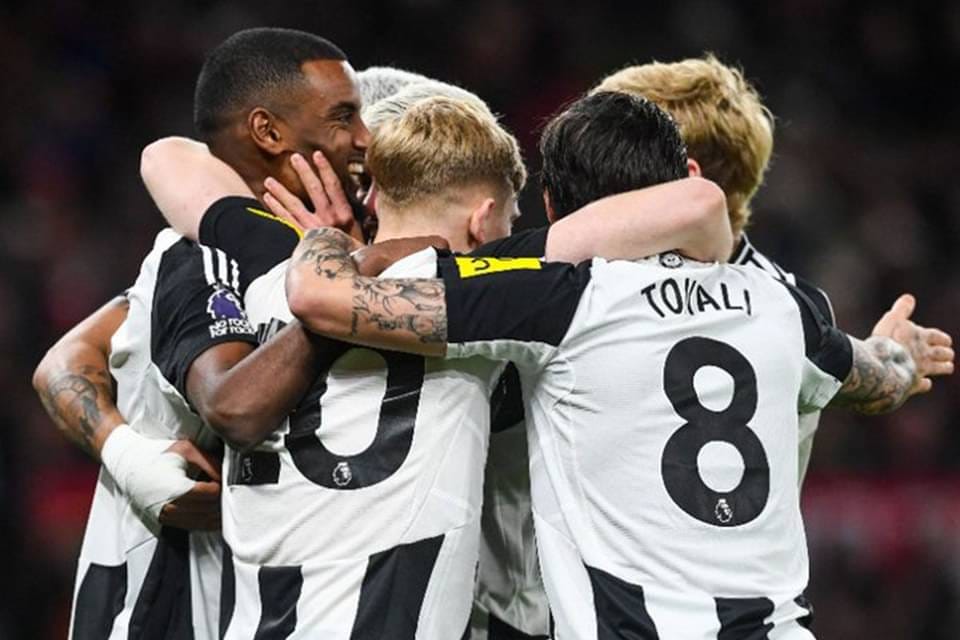 Newcastle United Menang Dramatis 4-3 atas Nottingham Forest