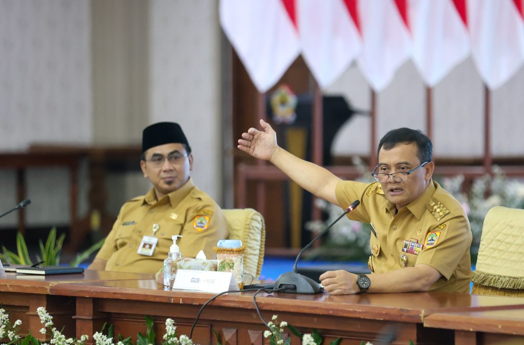 Luthfi Pimpin Rapat Perdana, Soroti Perbaikan Jalan dan Pertanian
