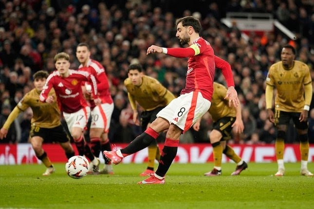 Manchester United Lumat Real Sociedad 4-1, Bruno Fernandes Cetak Hat-trick