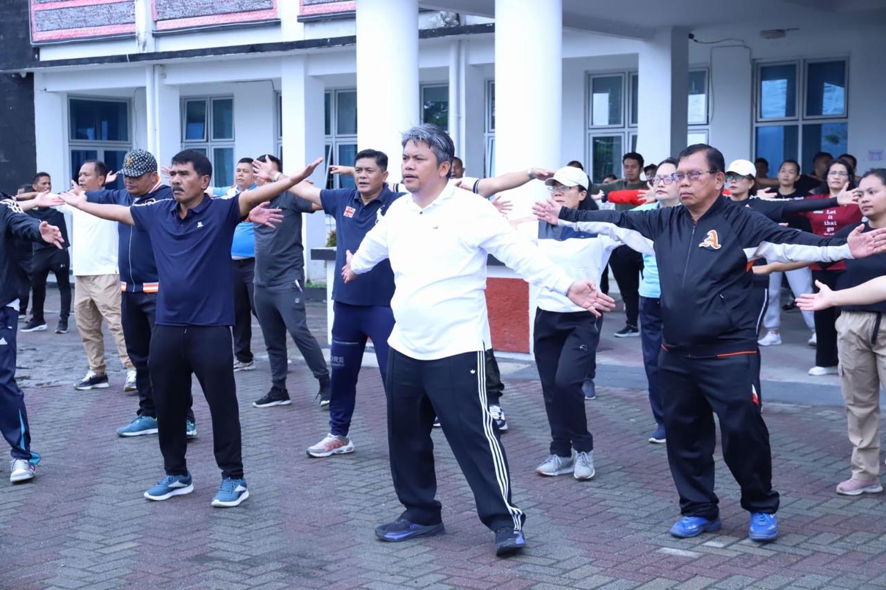 Senam Pagi Bersama Wakil Bupati Tapanuli Utara, Tingkatkan Kesehatan dan Kinerja