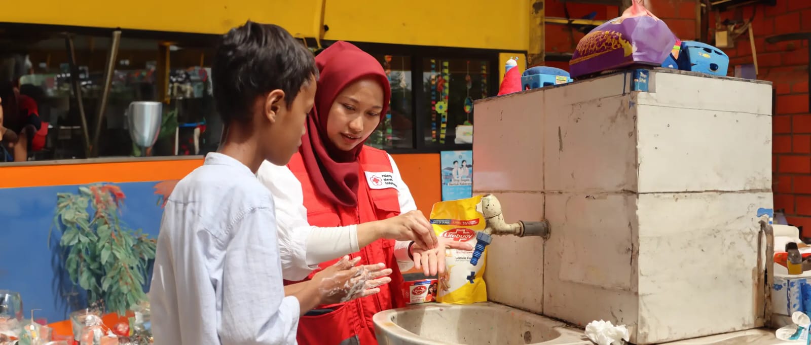 PMI Jakarta Timur Gelar Edukasi PHBS untuk Siswa SDN 03 Cililitan