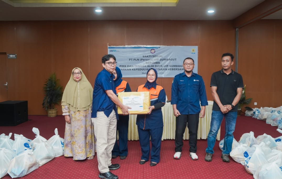 PLN UIP SBU Bersama PIKK Bagikan Paket Sembako Gratis