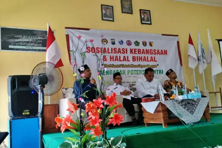 Densus 88 Sosialisasi di Ponpes Ngawi: Santriwati Diajak Perkuat NKRI