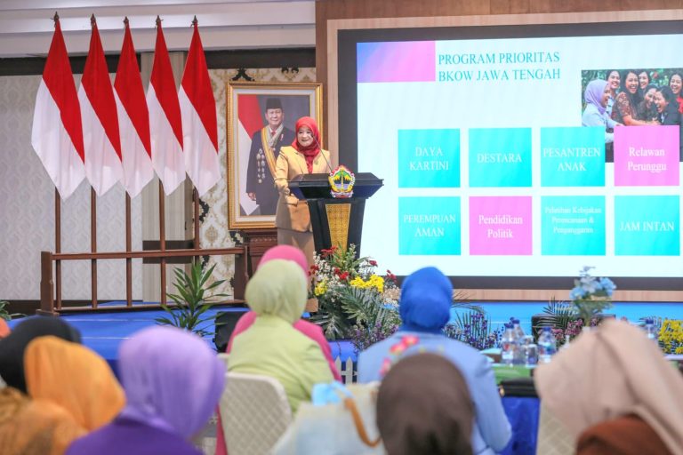 Nawal Arafah Tekankan Kesehatan Mental Perempuan pada HUT ke-63 BKOW Jateng