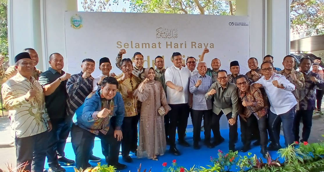 Open House di Medan Dihadiri Seluruh Kepala Daerah Se-Sumut, Gubsu Bobby dan Bupati Taput Kenakan Kemeja Putih