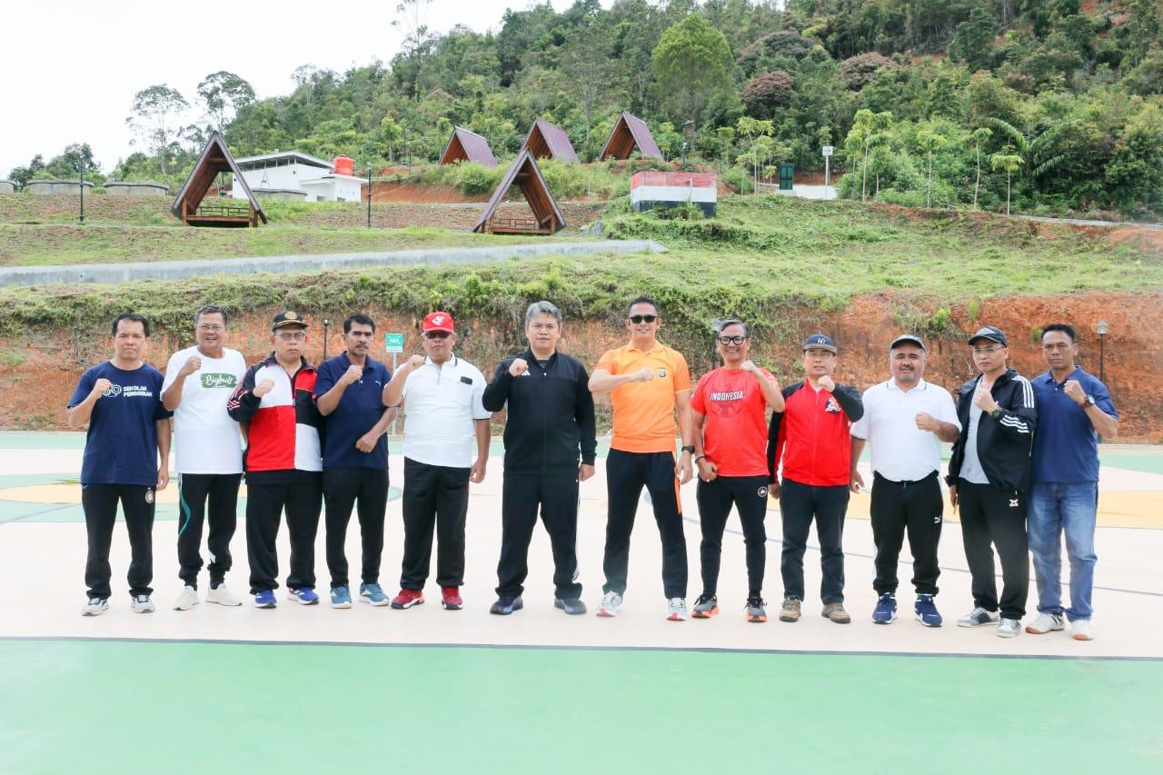 Wabup Taput Dorong Penataan Wisata dan Gaya Hidup Sehat Lewat Gotong Royong dan Senam Bersama ASN di Salib Kasih