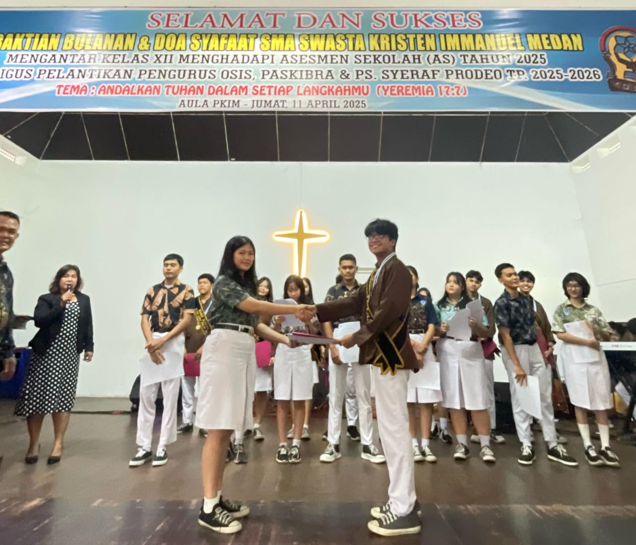 Keisha Bukit Dilantik Jadi Ketua OSIS SMA Immanuel Medan Periode 2025-2026
