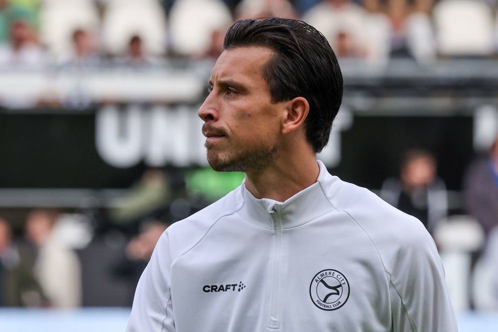 Thom Haye Disorot Usai Almere City Dibantai PSV Eindhoven 5-0