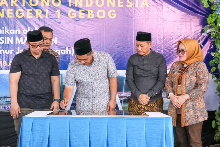 Gedung Serbaguna SMAN 1 Gebog Diresmikan Taj Yasin, Tingkatkan Mutu Pendidikan