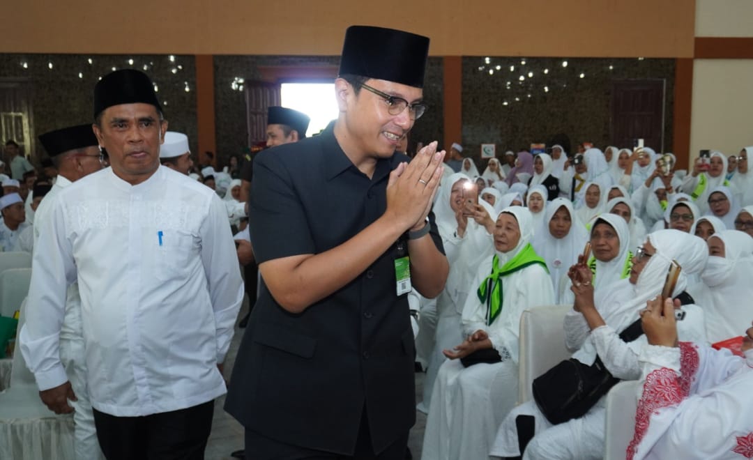 Tepung Tawari 2.635 Calhaj, Rico Waas Titipkan Pesan Jaga Kesehatan dan Doakan Kota Medan