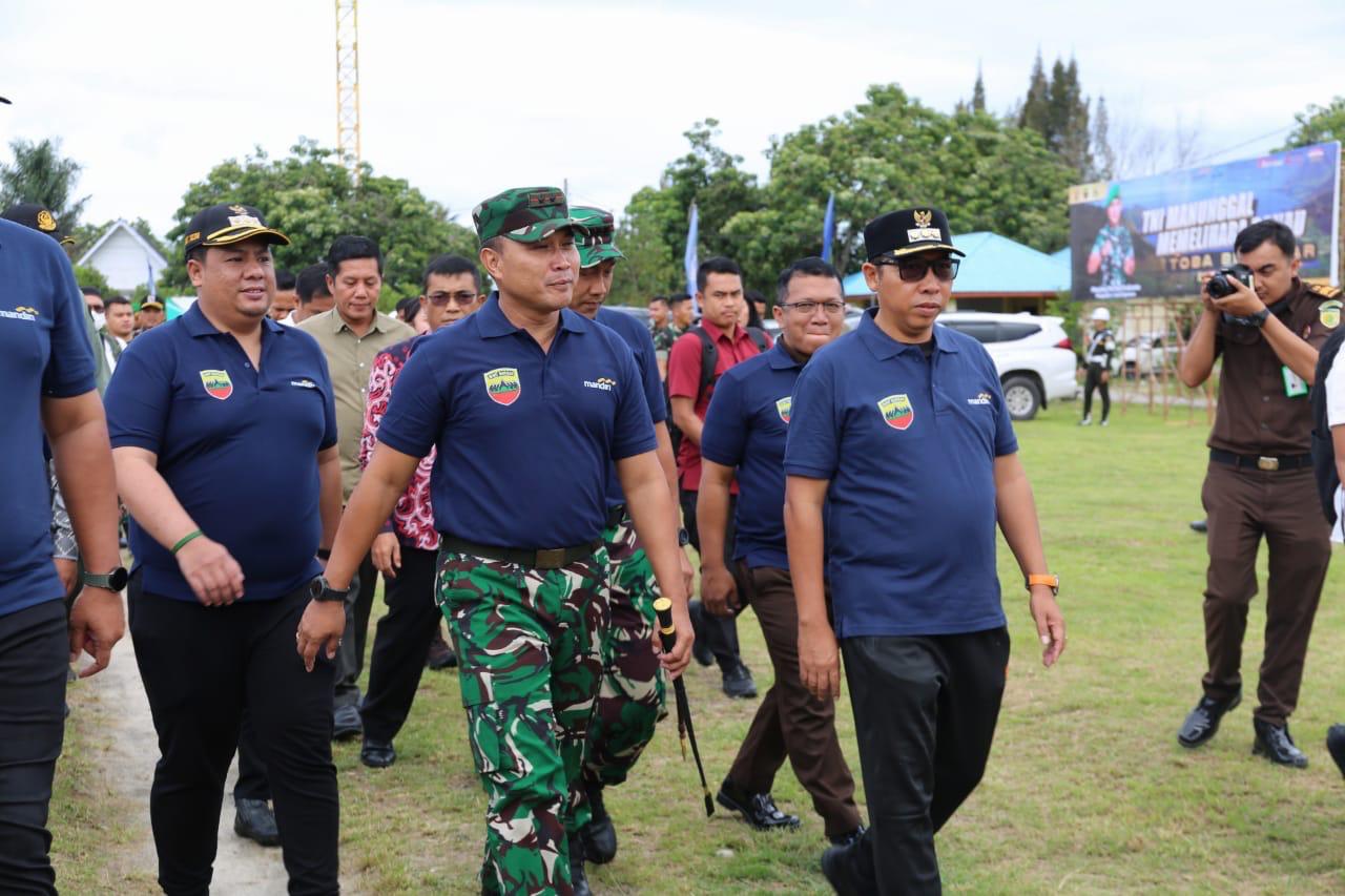 Pangdam I/BB Tekankan Peran Bersama Jaga Alam, Bupati Taput Hadiri Kegiatan TNI Manunggal di Balige