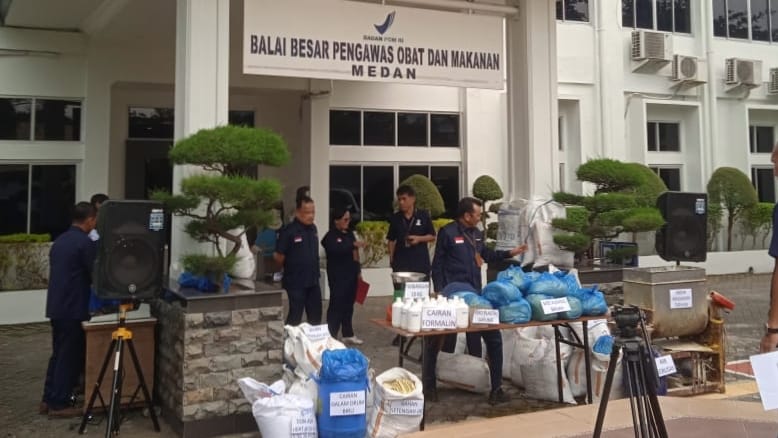 570 Kg Mie Basah Berformalin Ditemukan BBPOM Medan di Pematangsiantar