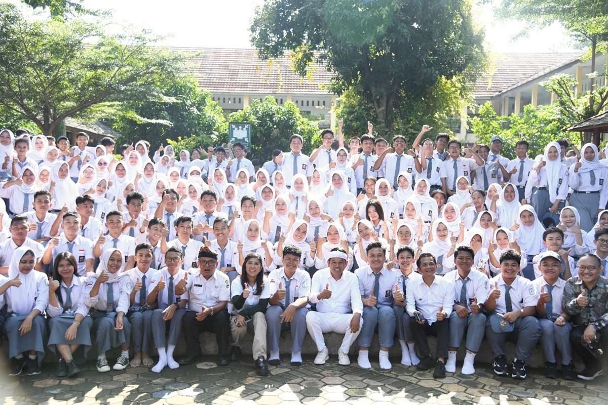 Sosialisasi PP Tunas: Gubernur KDM dan Menkomdigi Temui Pelajar Purwakarta