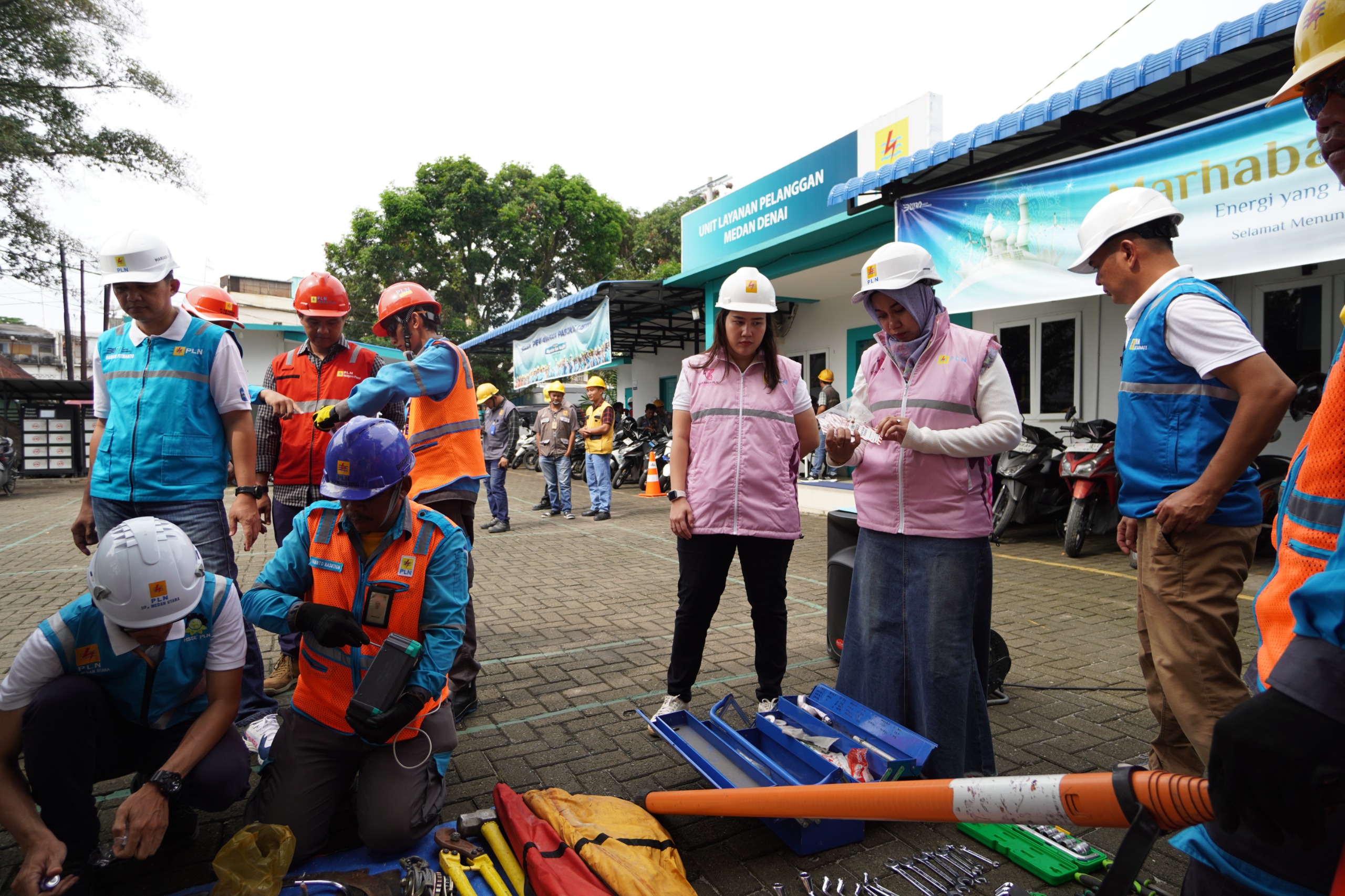 Mengenal Sosok Kartini PLN dari Medan Denai: Tri Rahayu, Srikandi Tangguh Penerang Negeri