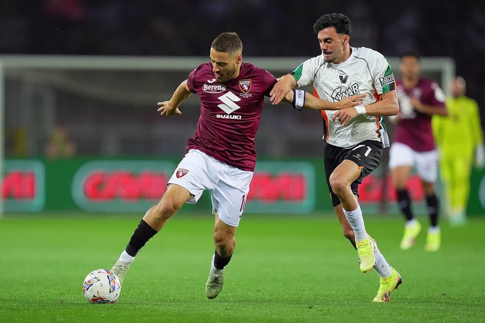 Jay Idzes Gagal Bawa Venezia Menang, Handball-nya Berujung Petaka Kontra Torino