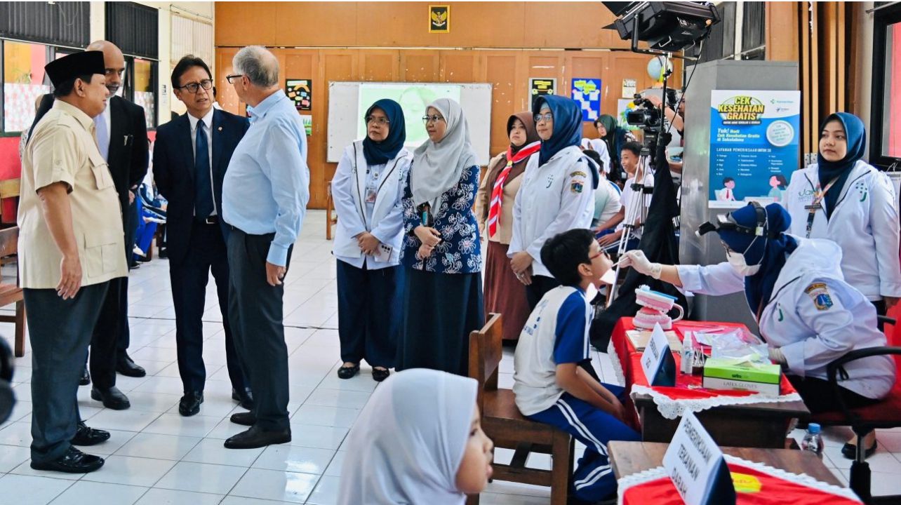 Bill Gates Apresiasi Program MBG Setelah Tinjau Langsung