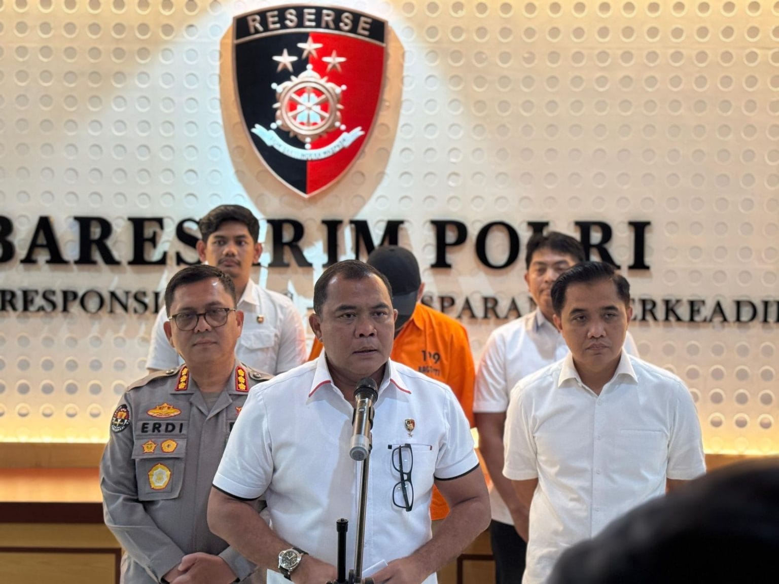 Polri Bongkar Peredaran Ilegal 6.000 Drum Sianida di Surabaya dan Pasuruan, Terbesar di Indonesia