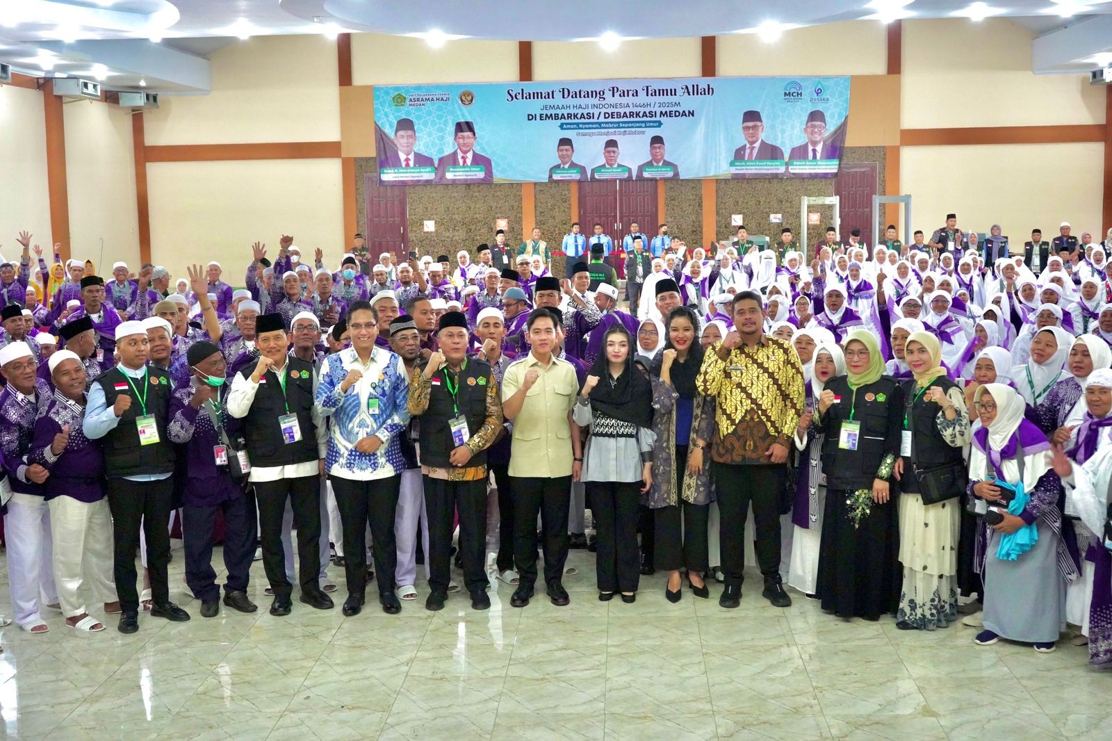 Sambangi Jemaah Haji Medan, Wapres Gibran Dorong Layanan  Fast Track  Lansia