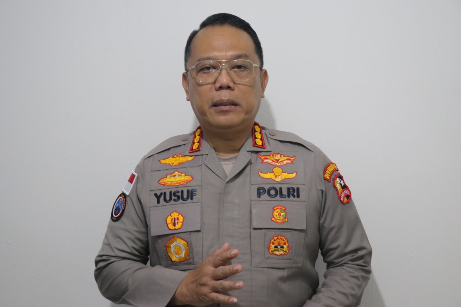 Gugur Sebagai Kusuma Bangsa: Dua Anggota Satgas Damai Cartenz Dimakamkan di Serui