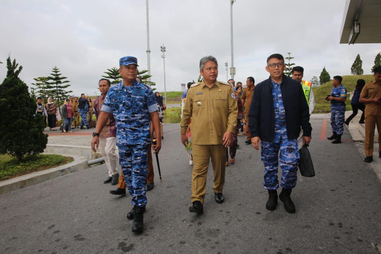Semarak Dirgantara: Wakil Bupati Taput Terima Kunjungan Marsekal Pertama Agus Priyanto