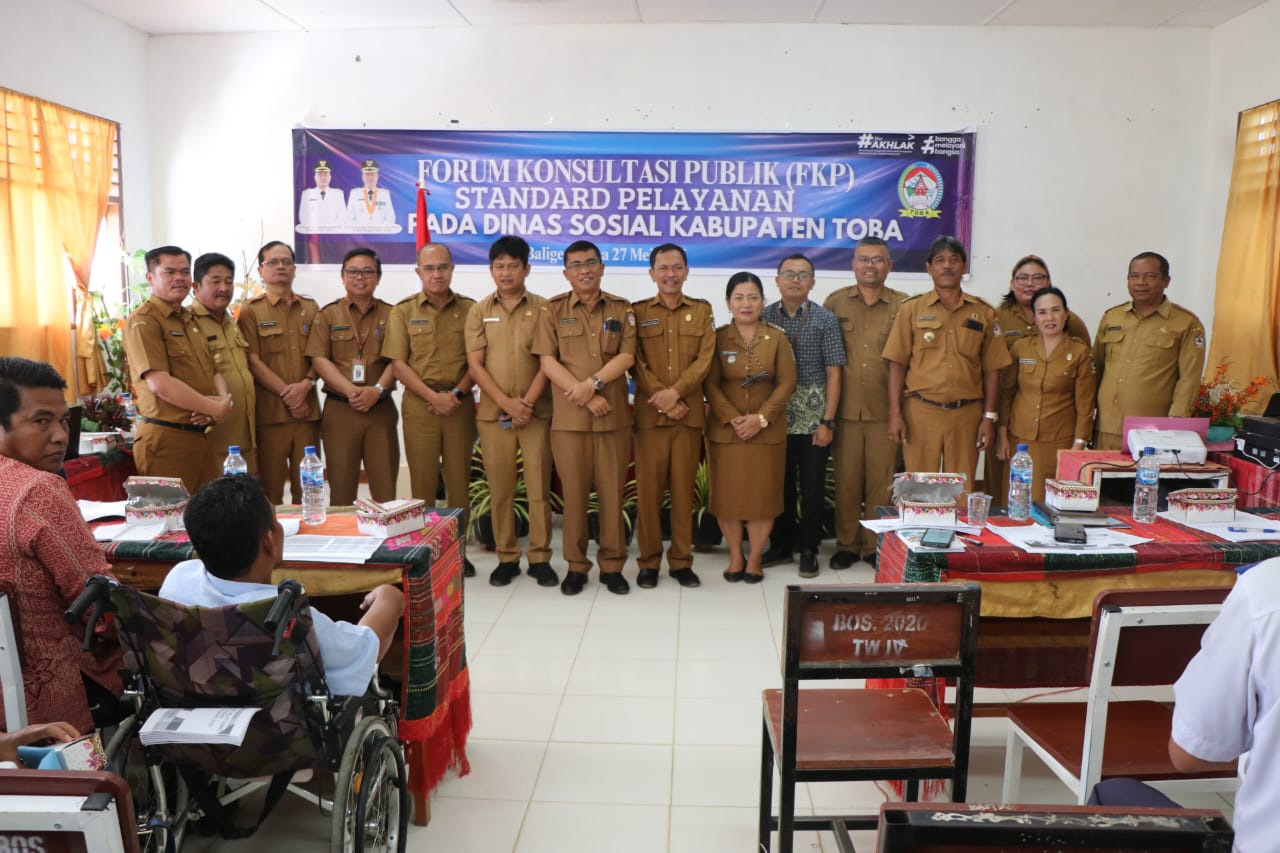 Dinsos Toba Gelar Forum Konsultasi Publik, Sekda Drs Augus Sitorus: Pelayanan yang Tidak Berkualitas Harus Disampaikan