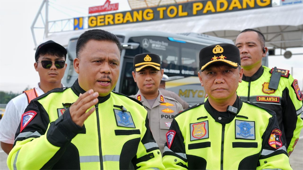 Kakorlantas Polri Tinjau Langsung Operasional Tol Padang-Sicincin, Catat Volume 7.500 Kendaraan Perhari