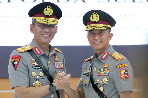 Serah Terima Jabatan Wakapolda Sulut, Irjen Pol Bahagia Dachi Digantikan Brigjen Pol Awi Setiyono