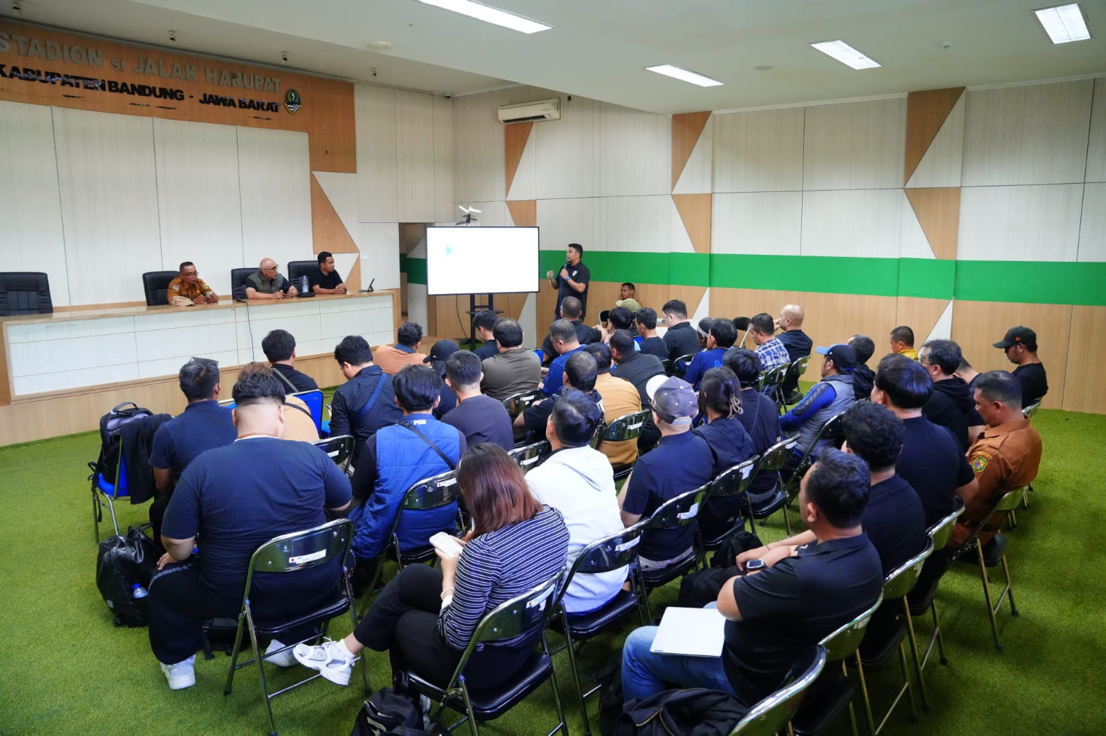 OC Piala Presiden 2025 Tinjau Stadion Si Jalak Harupat, Siap Gelar Laga Final