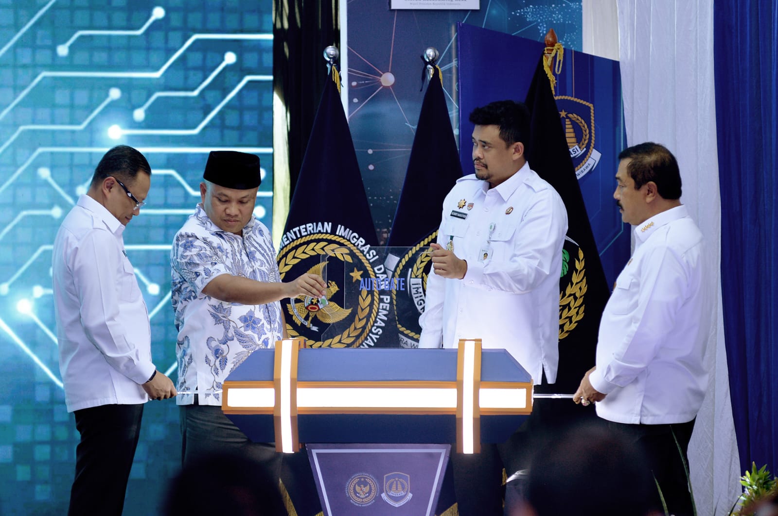 Percepat Layanan Imigrasi, Autogate di Bandara Kualanamu Diresmikan Bobby Nasution dan Menteri Imigrasi