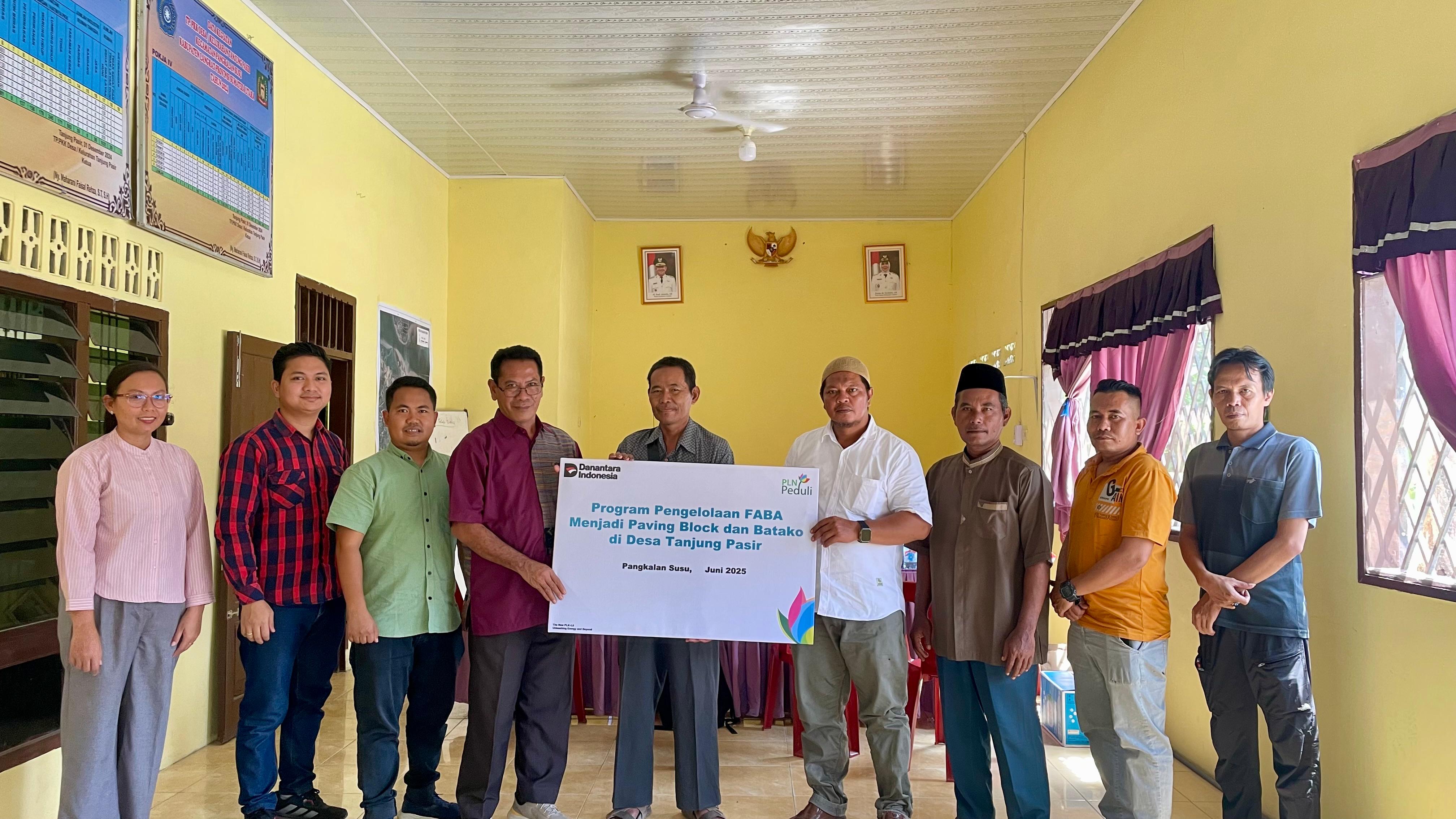 PLN UIP SBU Giatkan Ekonomi Kerakyatan lewat Pemanfaatan FABA di Desa Tanjung Pasir