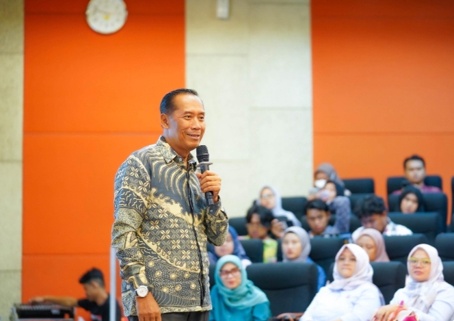Wamendiktisaintek Fauzan Dorong Transformasi Kampus Industri