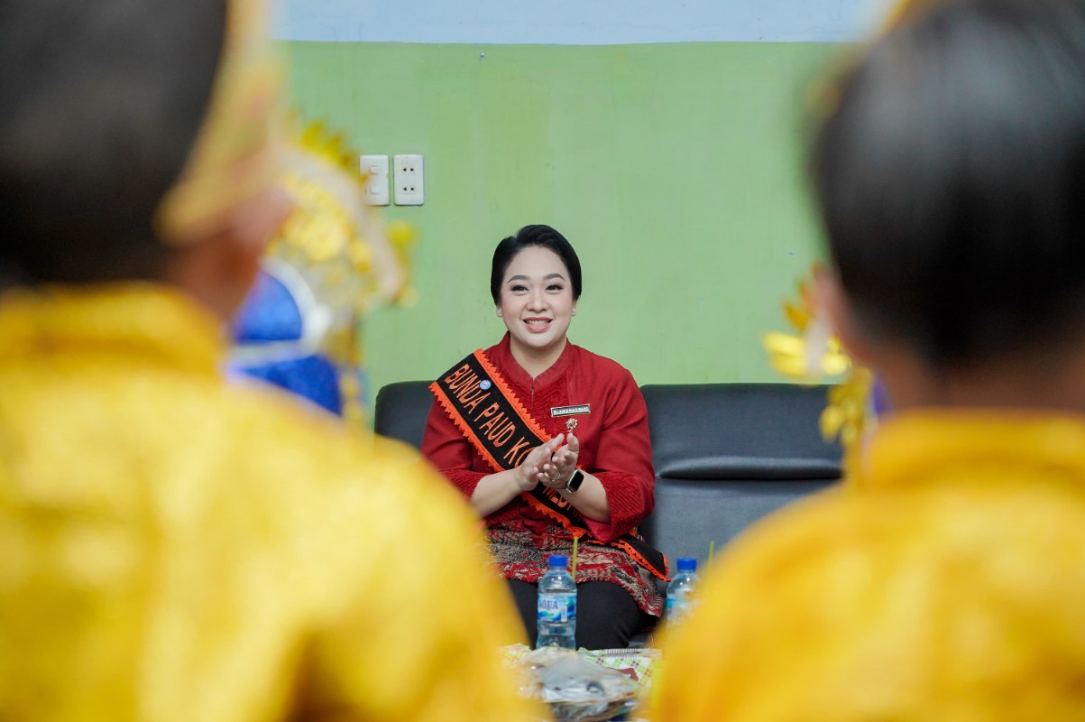 Dukung Indonesia Emas 2045, Airin Rico Waas Salurkan Makanan Tambahan untuk Tumbuh Kembang Anak