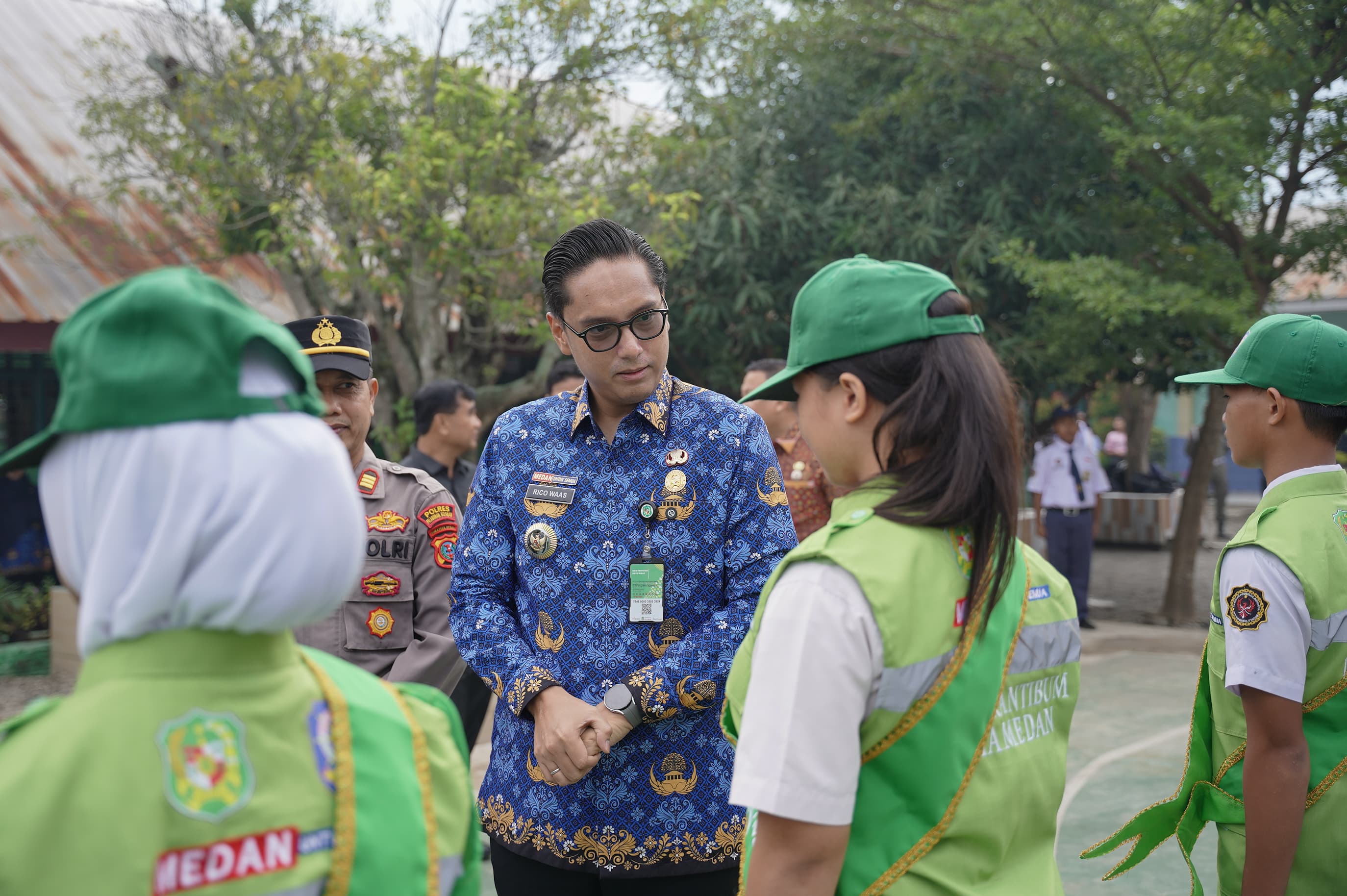 Satpol PP Go to School Hadir di SMP Negeri 5 Medan, Rico Waas Ajak Pelajar Jauhi Tawuran dan Narkoba