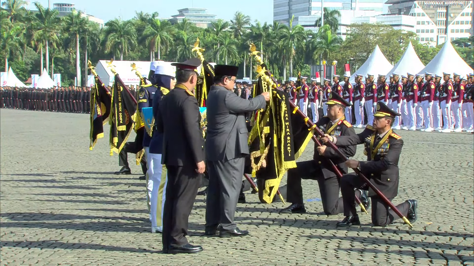 Presiden Prabowo Beri Tanda Kehormatan Nugraha Sakanti kepada 7 Satker Polri