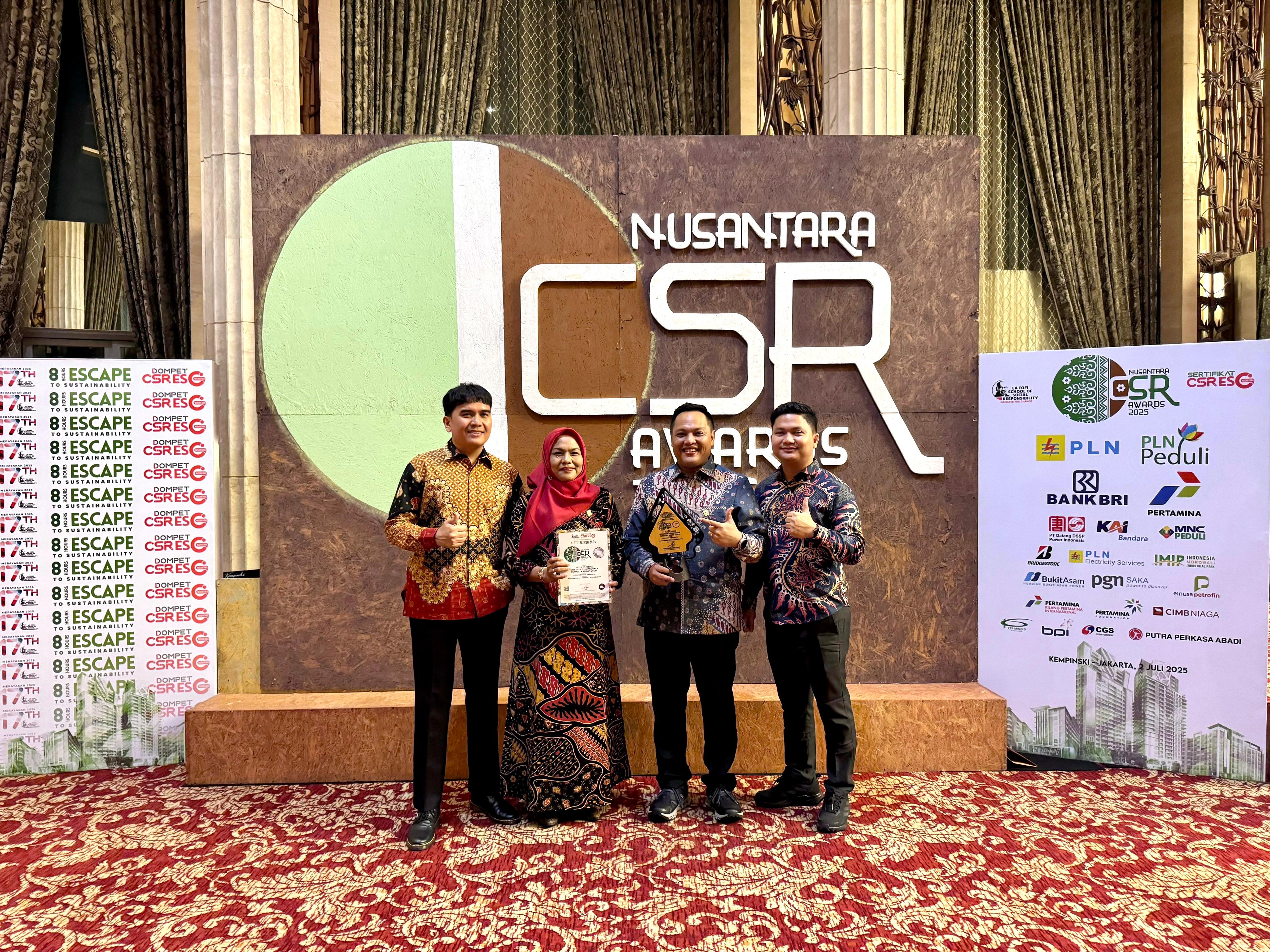 PLN UIP SBU Raih Penghargaan Platinum di Nusantara CSR Awards 2025 Kategori Energi Bersih dan Terjangkau