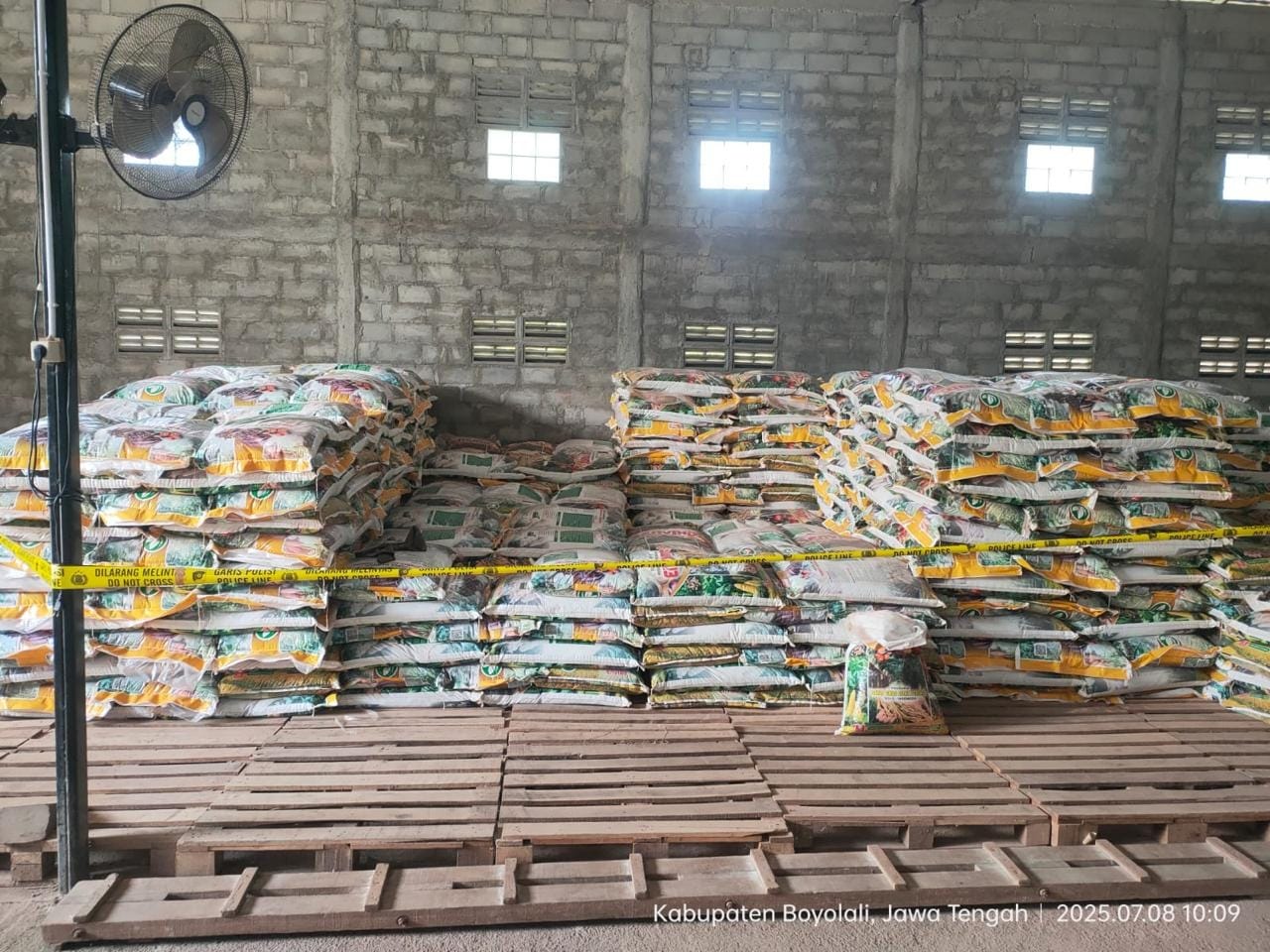 Polda Jateng Ungkap Peredaran Pupuk Palsu di Sragen, Ribuan Karung Disita