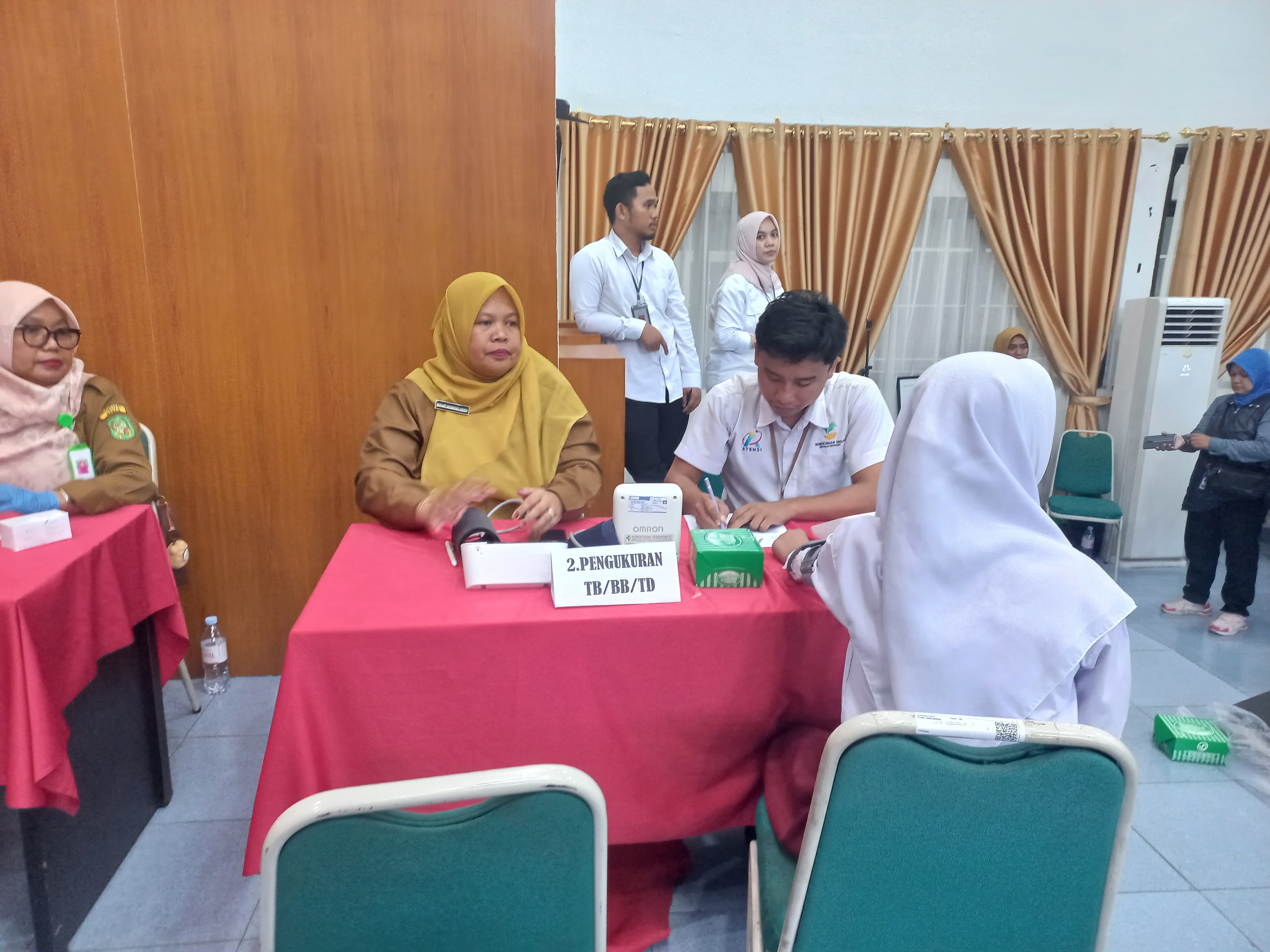 100 Siswa SRMP 2 Sentra Bahagia Ikuti Pemeriksaan Kesehatan Gratis di Hari Pertama Sekolah Rakyat