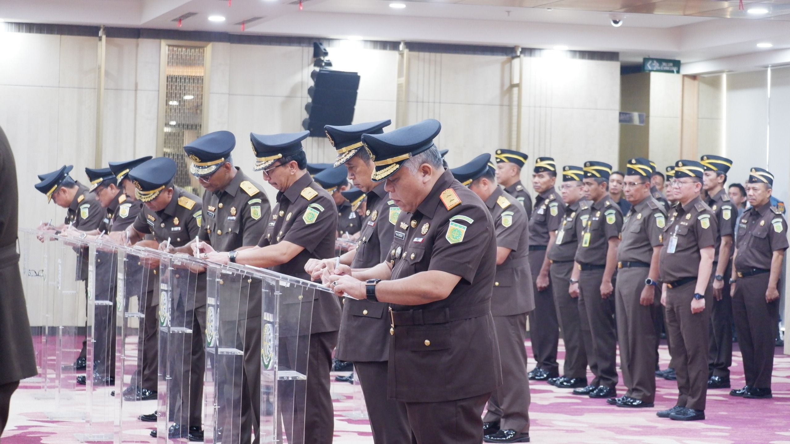 Jaksa Agung Lantik Pejabat Eselon II: Dr Harli Siregar Jabat Kajati Sumut, Agus Sahat Kajati Kalteng