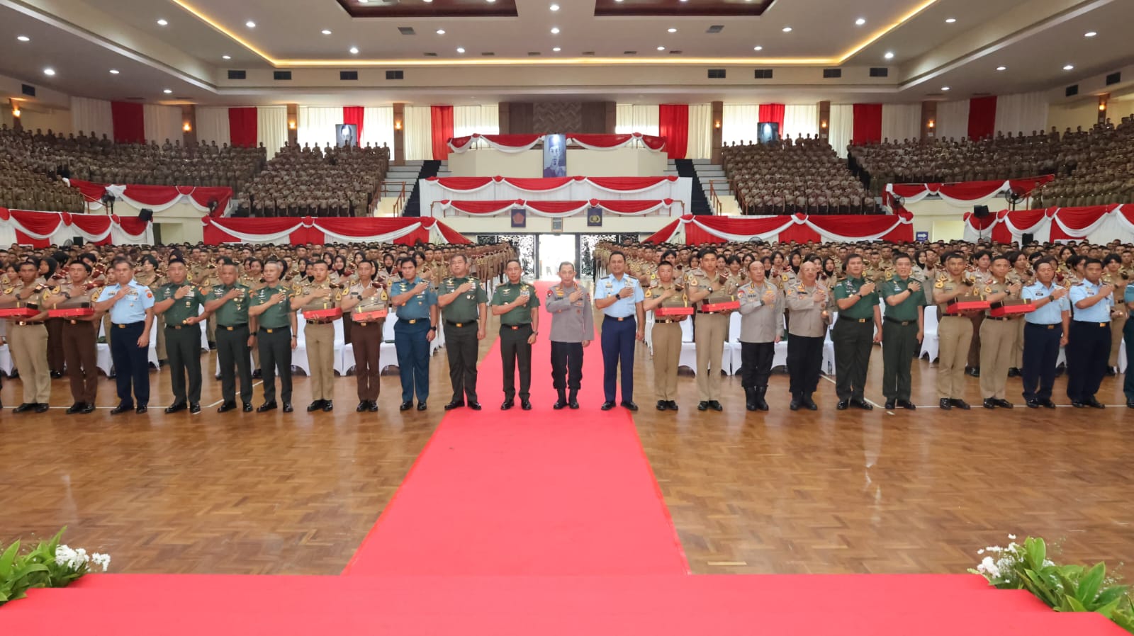 Kapolri Bekali 2.000 Capaja TNI-Polri: Sinergitas Jadi Kunci Hadapi Tantangan Bangsa