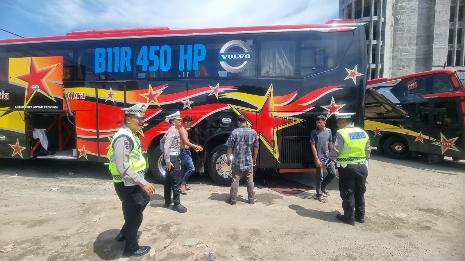 Polda Sumut Gencar Sosialisasi Keselamatan Berkendara Lewat Operasi Patuh Toba 2025